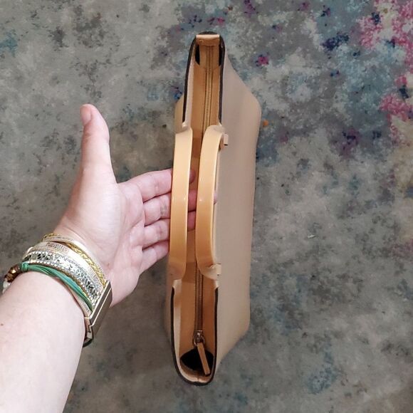 La Marthe Tan Tote Bag with Lucite Plastic Handles - Picture 6 of 14